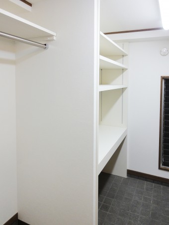 いつも片付いたリビングはストレスフリー